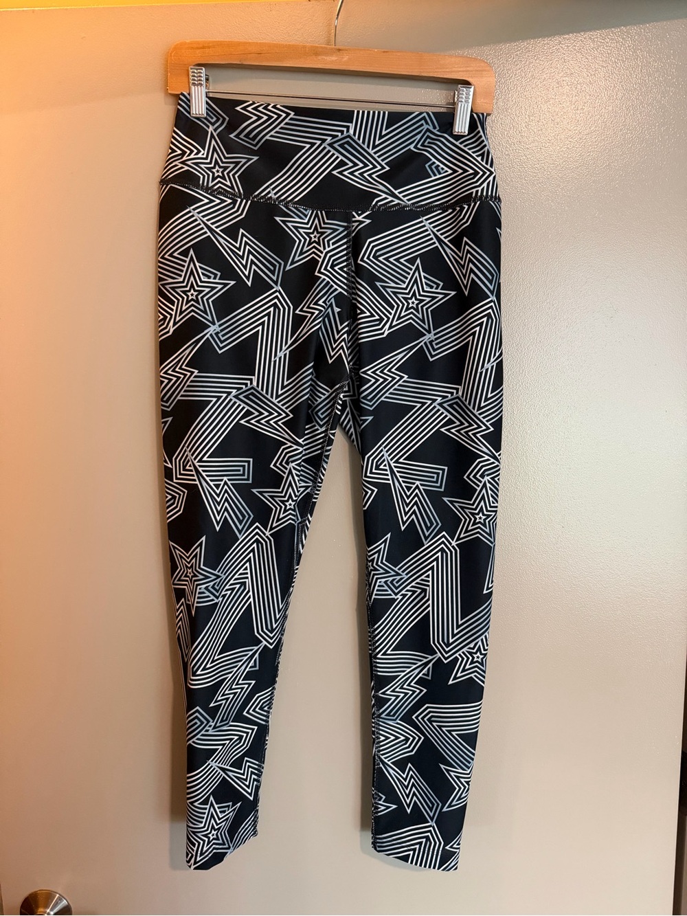 Zumba Fitness Black & White Star Line Leggings